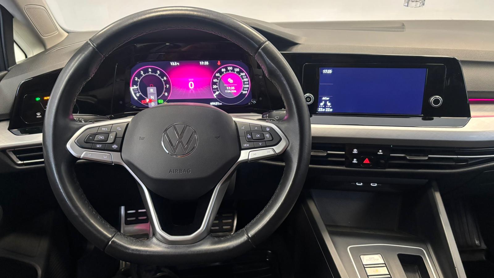VOLKSWAGEN GOLF 8